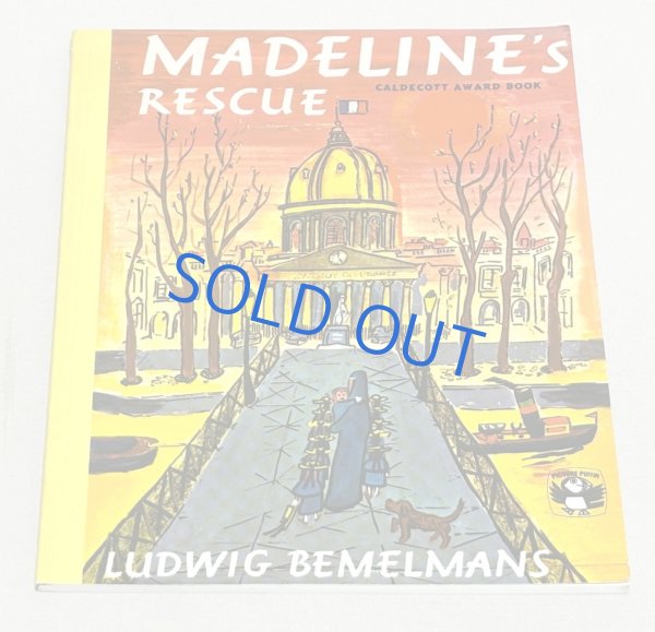 画像1: Madeline's Rescue（マドレーヌといぬ）◇1954年のコルデコット賞金メダル受賞作の英語絵本 (1)