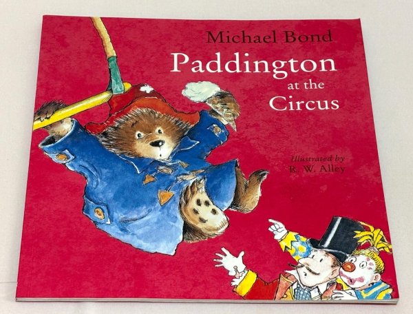 画像1: Paddington at the Circus◇日本でも大人気のパディントンがサーカスの町にやってきます (1)