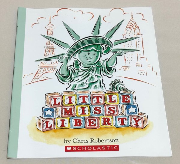 画像1: Little Miss Liberty◇自由の女神が成長していき旅をしていくお話 (1)