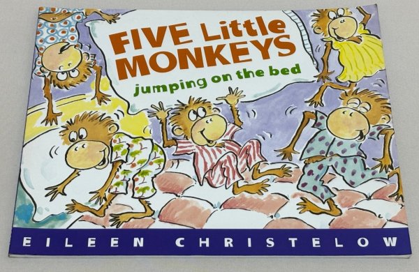 画像1: Five Little Monkeys Jumping on the Bed◇おやすみなさいの後、5匹のおさるがベッドの上で飛び跳ね始めます (1)