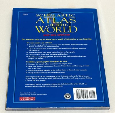 画像3: Scholastic Atlas of the World◇世界中の地理に関する事実と統計が載っている本