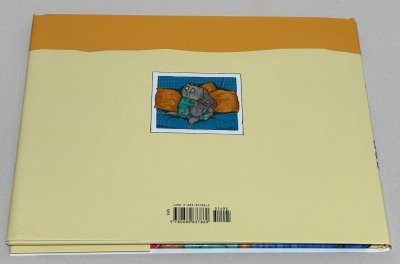 画像3: The Scaredy Cats◇何事にも恐怖心を抱いて行動できないママとパパ・スケアディキャット、そして勇気あるベビー・スケアディキャットの家族を描いたユーモラスな絵本