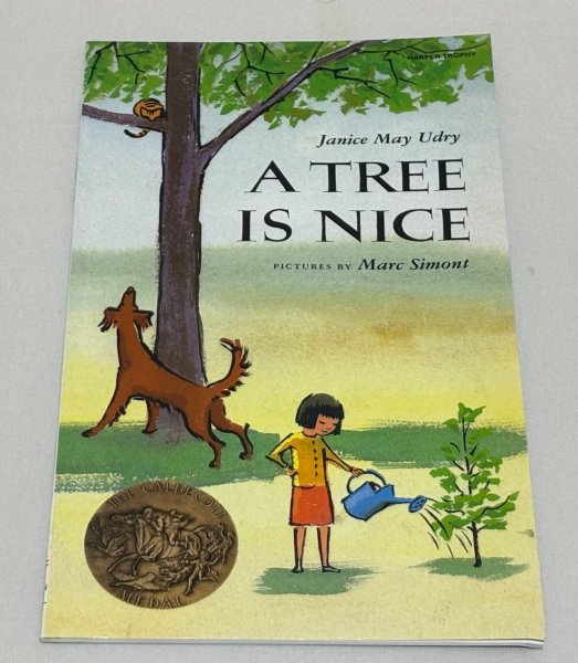 画像1: A Tree Is Nice 木はいいなあ◇木の存在が私たちの生活にどれほど素晴らしい影響を与えているかを、子どもたちの目線で優しく語りかける絵本 (1)