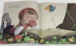 画像2: Under the Apple Tree◇秋のある日、庭にある一本のりんごの木の下で繰り広げられる、小さな発見と冒険の物語 (2)