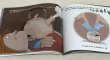 画像3: My Daddy Snores◇パパの大きないびきをめぐる、家族の“あるある”をコミカルに描いた英語絵本 (3)