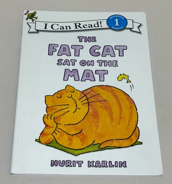 画像1: The FAT CAT SAT ON THE MAT◇マットの上に座り続ける太ったネコと、それをどかそうとするネズミのおかしなお話 (1)