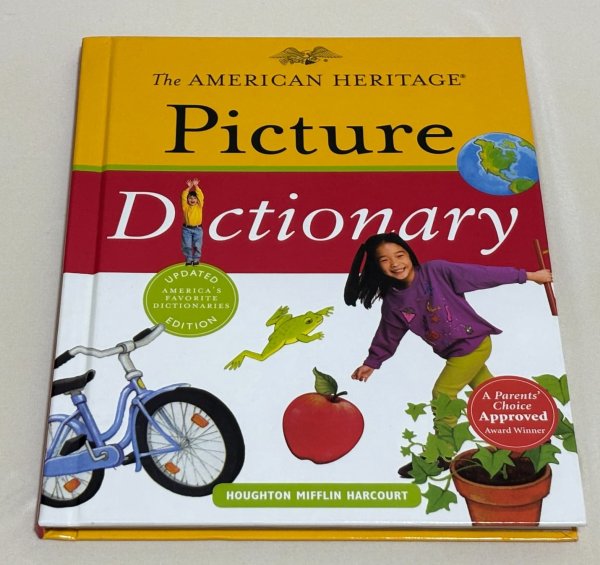画像1: The American Heritage Picture Dictionary◇800語以上を、身の回りのものや身近な場面別にわかりやすく分類し、イラストと共に紹介しています (1)
