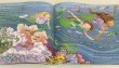 画像2: The Tiniest Mermaid◇雨の夜、リリーが小さく傷ついた人魚を助けて、二人の友情が海の魔法へと広がるお話 (2)