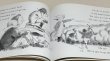 画像2: We're Going on a Bear Hunt きょうはみんなでクマがりだ◇自然の中での冒険を通じて、家族の絆や言葉の楽しさを感じられる絵本 (2)