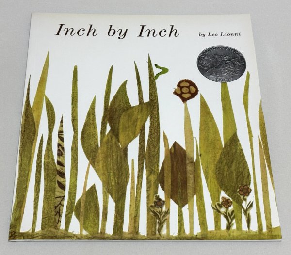 画像1: Inch by Inch◇ちいさないもむしが“はかること”の大切さで大ピンチを乗り越える、かわいくて賢いやさしいお話 (1)