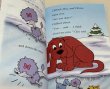 画像2: Winter Ice Is Nice! Clifford the Big Red Dog◇Cliffordや仲間たちが凍った池でのスケートを楽しむ、冬の冷たさと遊びの楽しさを感じる心温まるお話 (2)