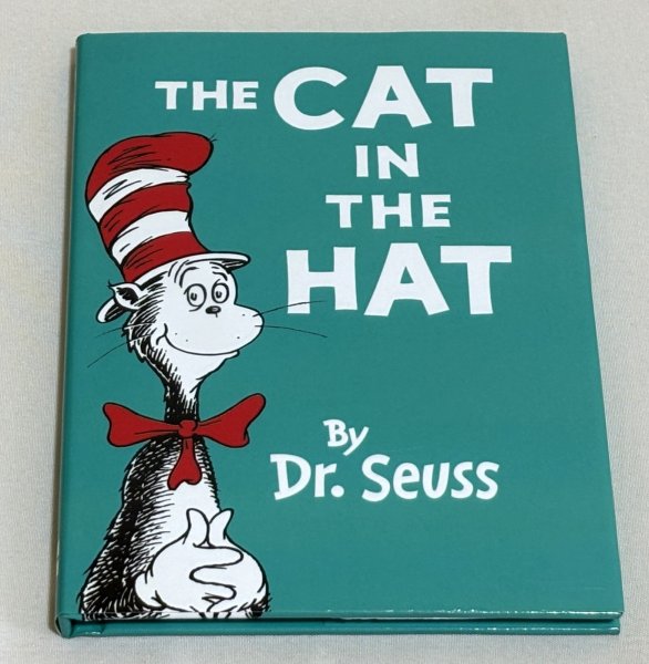 画像1: The Cat in the Hat ドクター・スース◇退屈な雨の日に帽子をかぶった不思議なネコが現れ、子どもたちと家中を大騒ぎにするお話 (1)